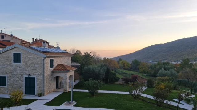 Villa Stonegate Estate - Bonus, Dvije Vile Jedna Cijena! Opatija Bagian luar foto