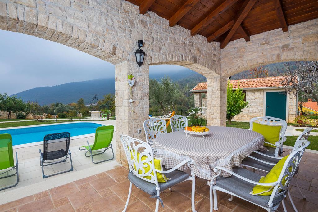 Villa Stonegate Estate - Bonus, Dvije Vile Jedna Cijena! Opatija Bagian luar foto